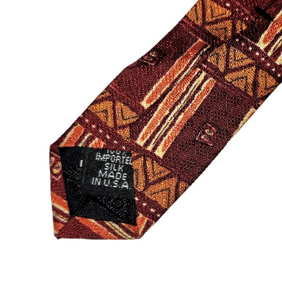 Guess Short Necktie Tie Red Orange White Geometric Pattern 100% Silk Made in USA - Picture 5 of 5